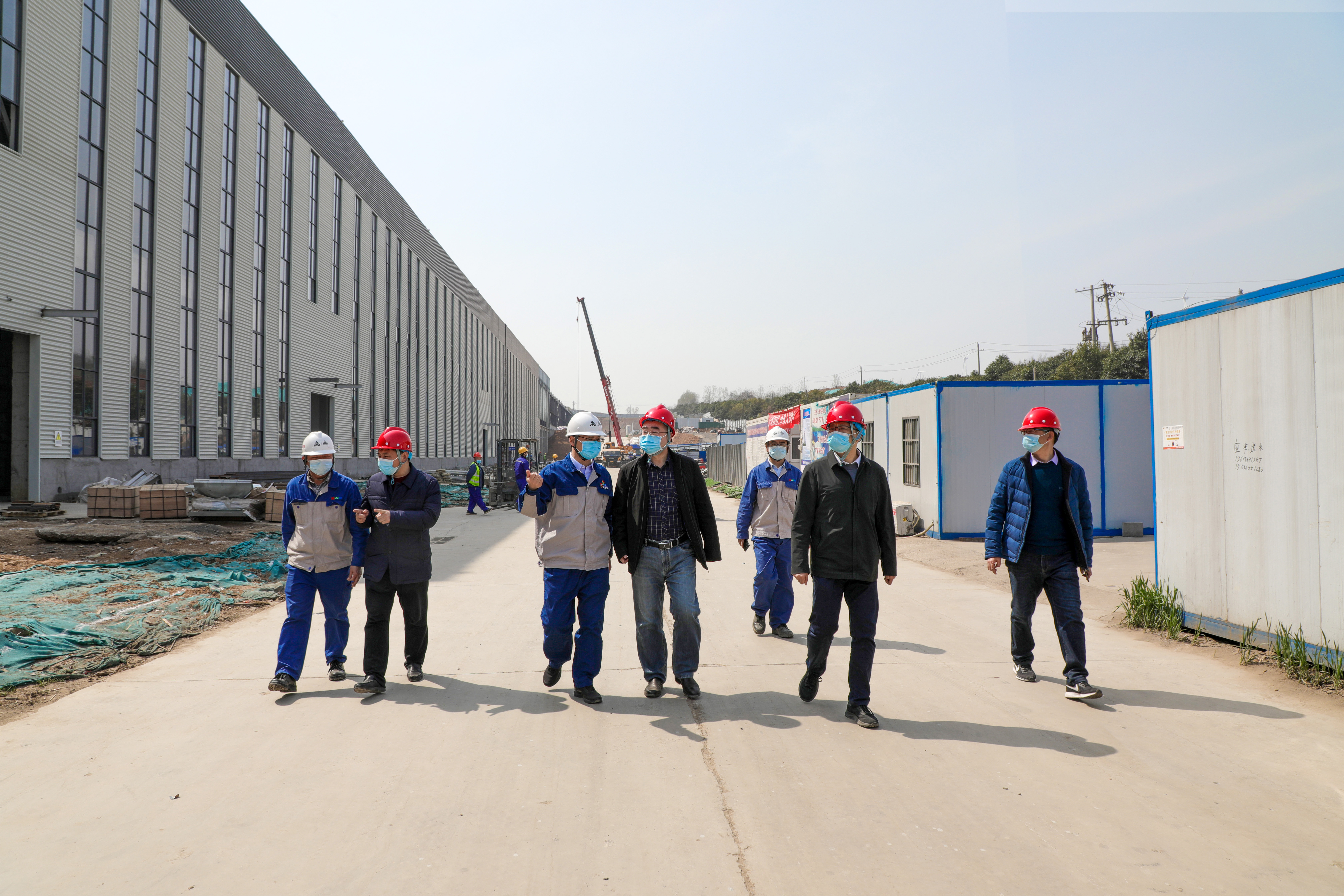 重要進(jìn)展！許昌安彩熔窯大碹順利合攏