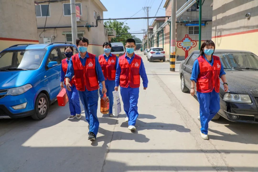 端午送溫暖 幫扶“粽”是情——安彩高科開(kāi)展端午節(jié)走訪慰問(wèn)活動(dòng)