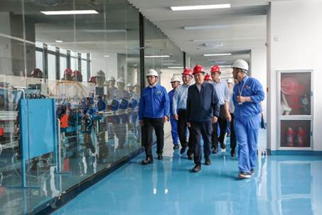 打造向上向前第一象限生力軍 錘煉甘于做人做事作難、受苦受累受屈的企業家隊伍——河南投資集團黨委書記、董事長劉新勇蒞臨安彩高科開展主題教育調研